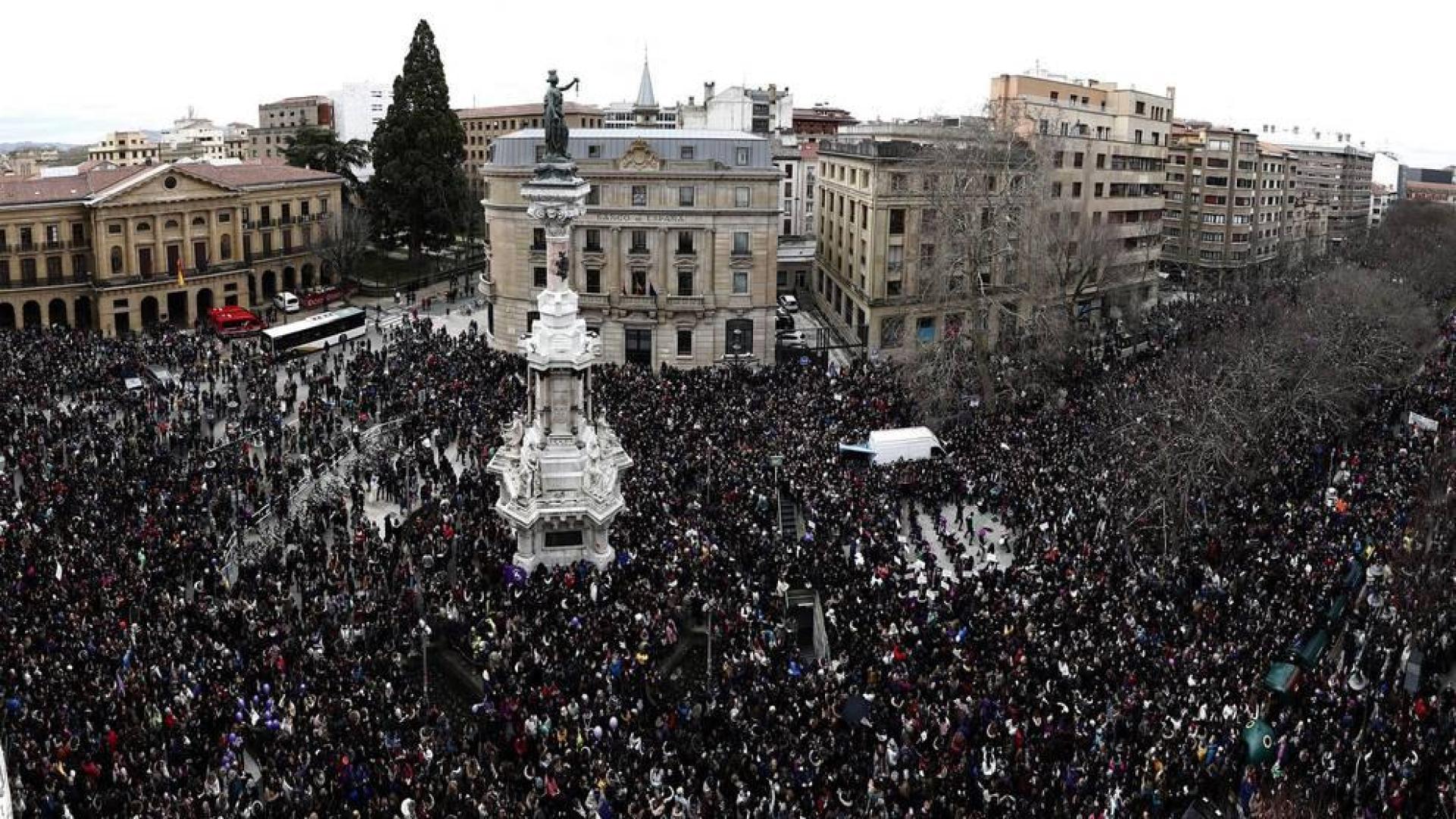 Imágenes de los numerosos actos celebrados en la Comunidad foral con motivo de la conmemoración del Día Internacional de la Mujer (8M).
