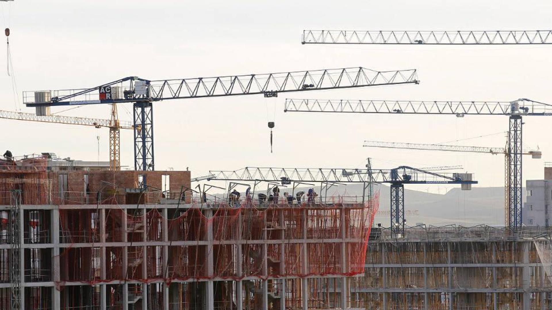 Las promotoras han vendido de forma discrecional 69 pisos VPO desde 2013