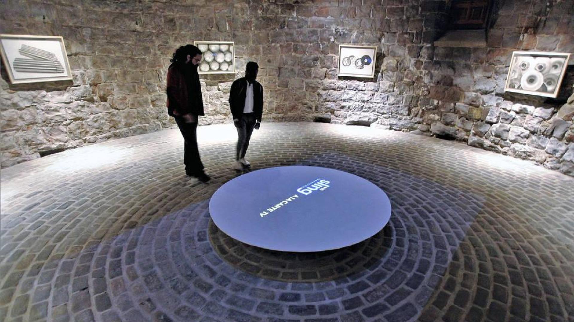 Los ocho cuadros ocupan el espacio circular del Horno de la Ciudadela.