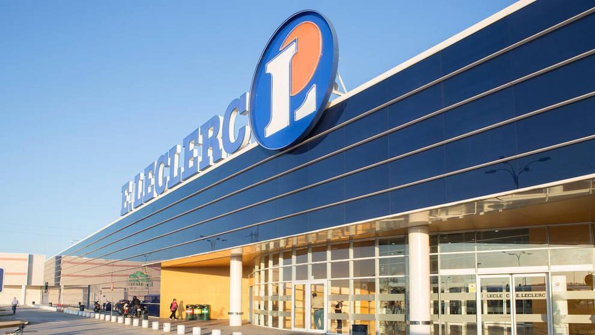 Fachada del hipermercado E.Leclerc en Pamplona.