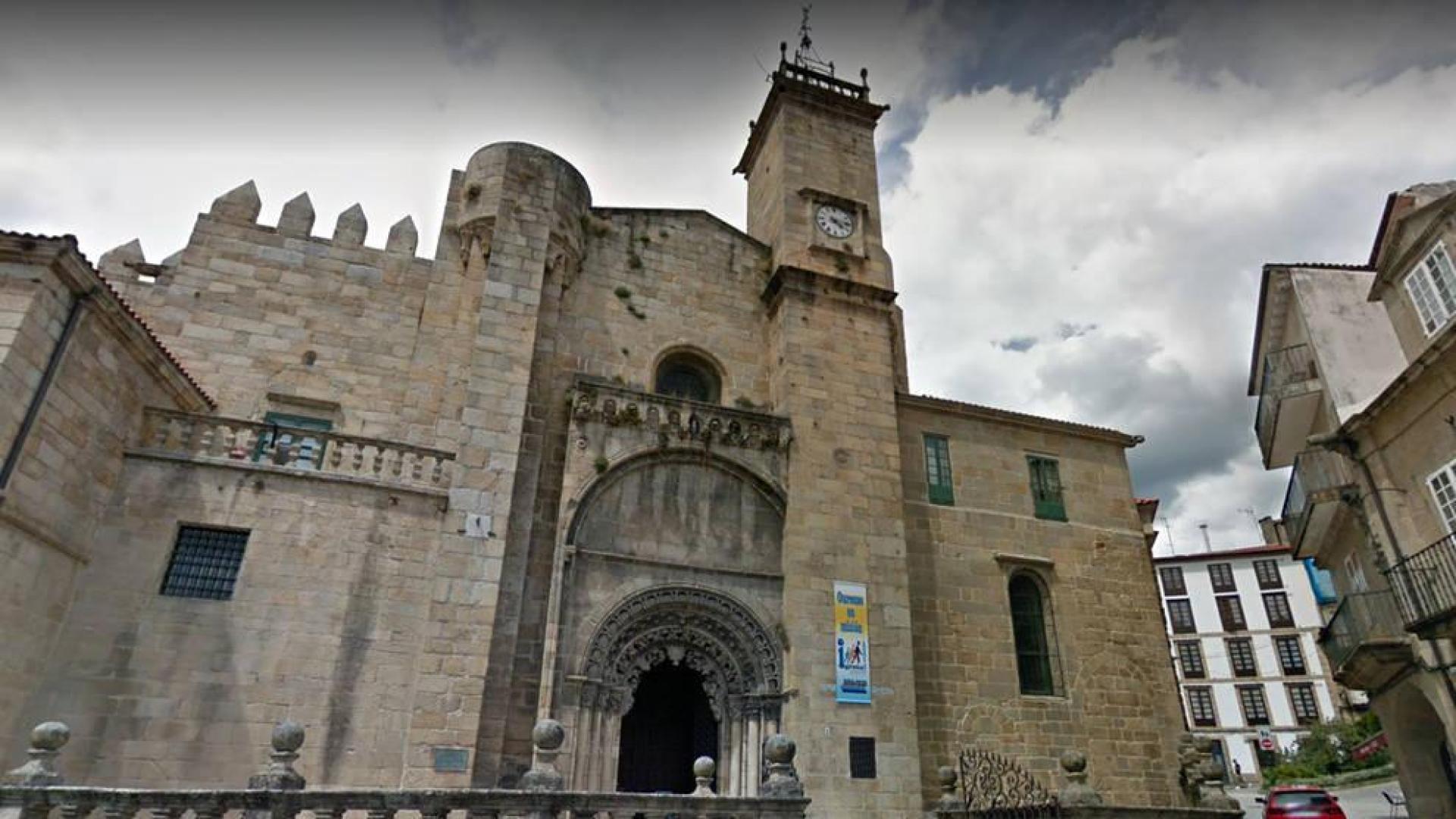 Exterior de la catedral de Ourense.