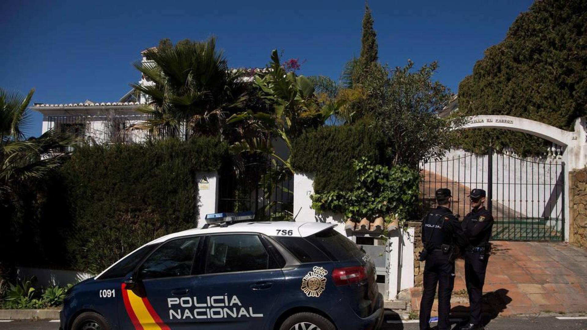 Detenido un hombre como presunto autor de la muerte de su mujer en Estepona