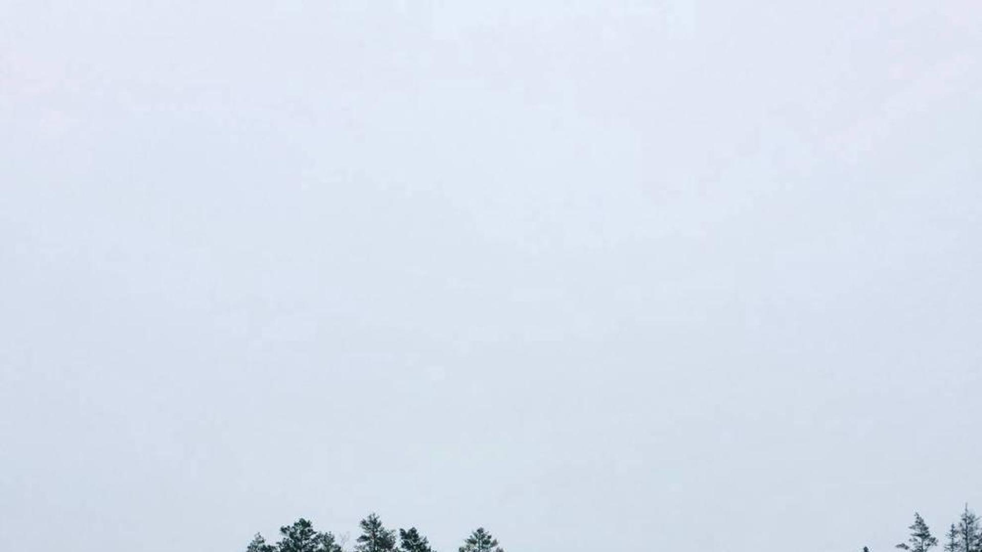 La alegría de Araitz Claramunt Oregi, de 22 años,  en un paisaje nevado de Finlandia.