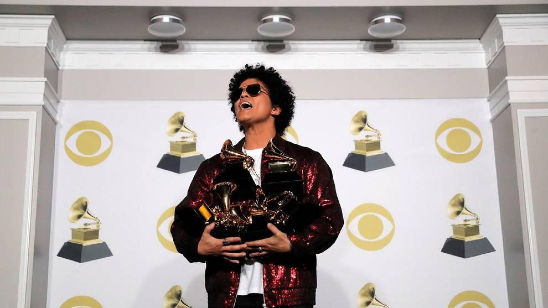 Mars se llevó los premios a mejor álbum general y de R&B, mejor grabación, mejor canción general y de R&B, y mejor actuación de R&B