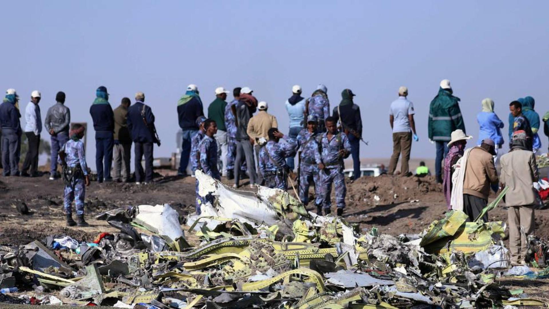 Recuperan la caja negra del avión que se estrelló en Etiopía