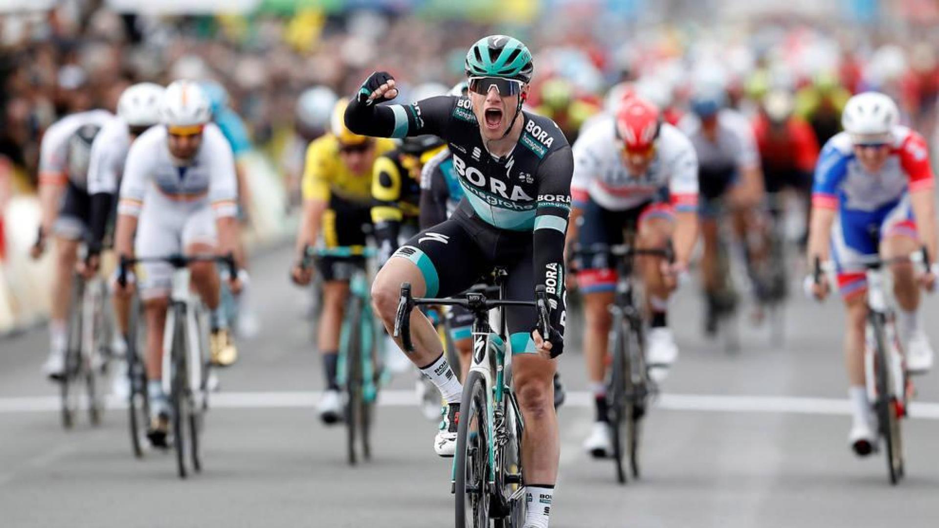 Bennett (Bora) rompe la racha de Groenewegen en la París-Niza