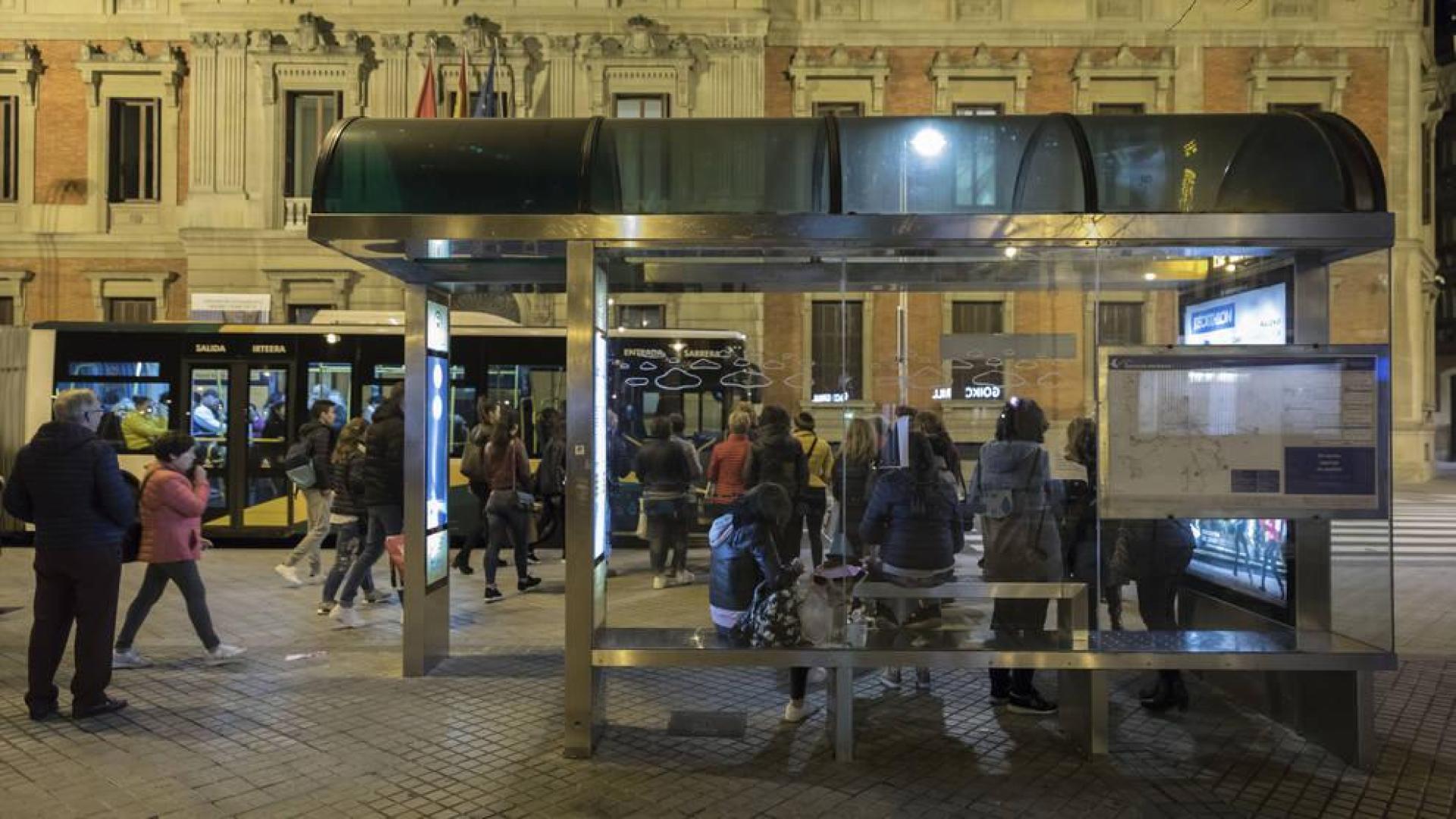 Estudian mejorar la cobertura de las villavesas nocturnas en Pamplona