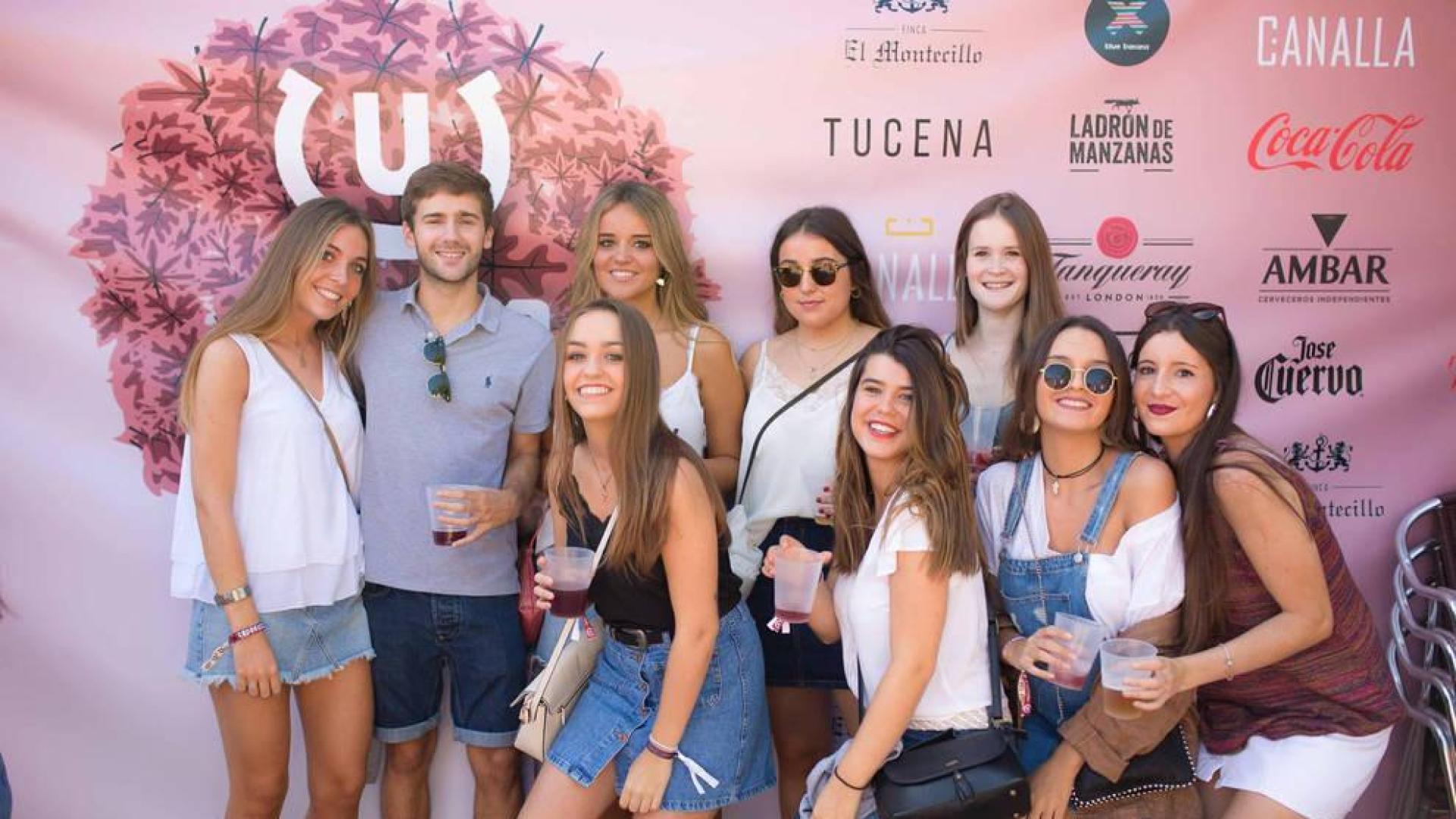 Un grupo de jóvenes, en una edición anterior de la Capea Universitaria.