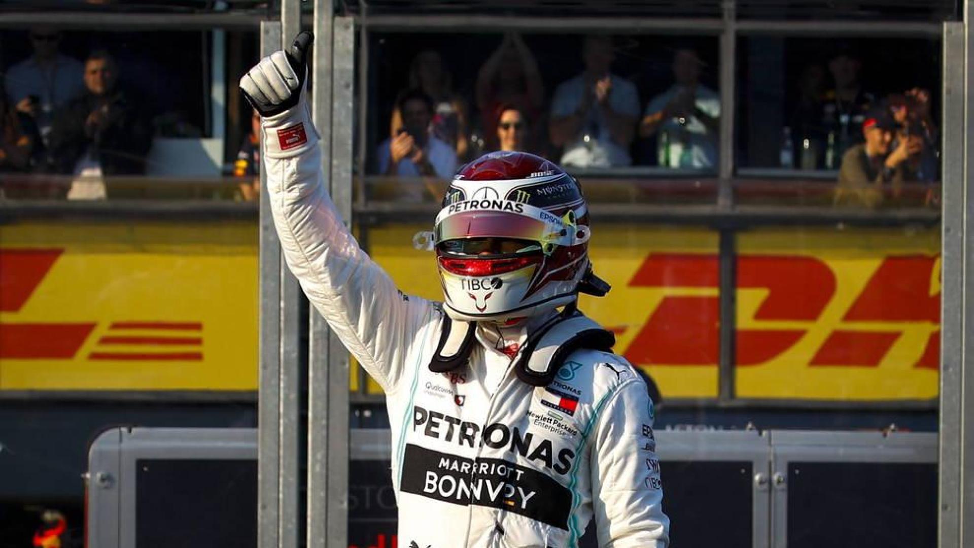 Hamilton da un golpe de autoridad en Australia
