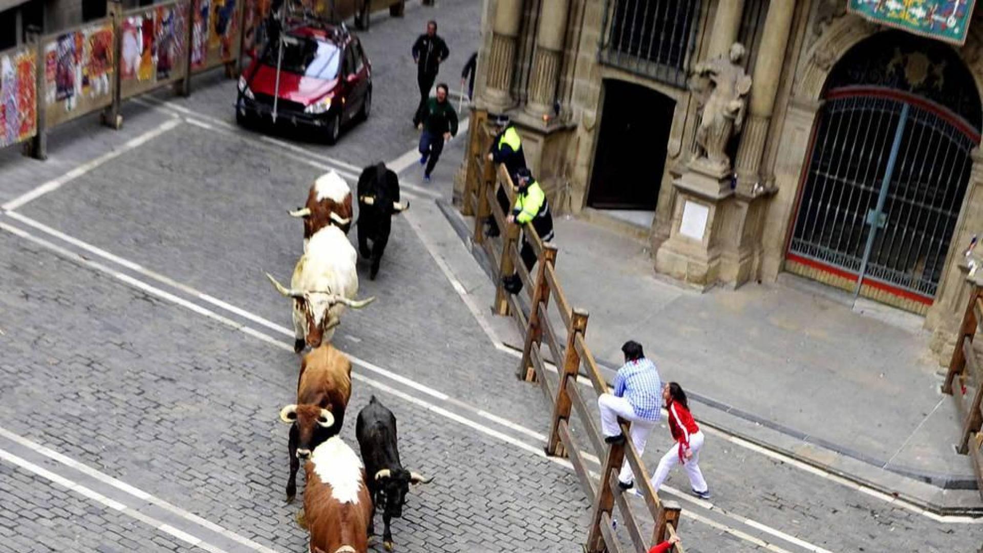 La grabación del filme, que ha arrancado a las 8 horas, ha cortado el tránsito peatonal de varias calles del Casco Viejo hasta las 20 horas