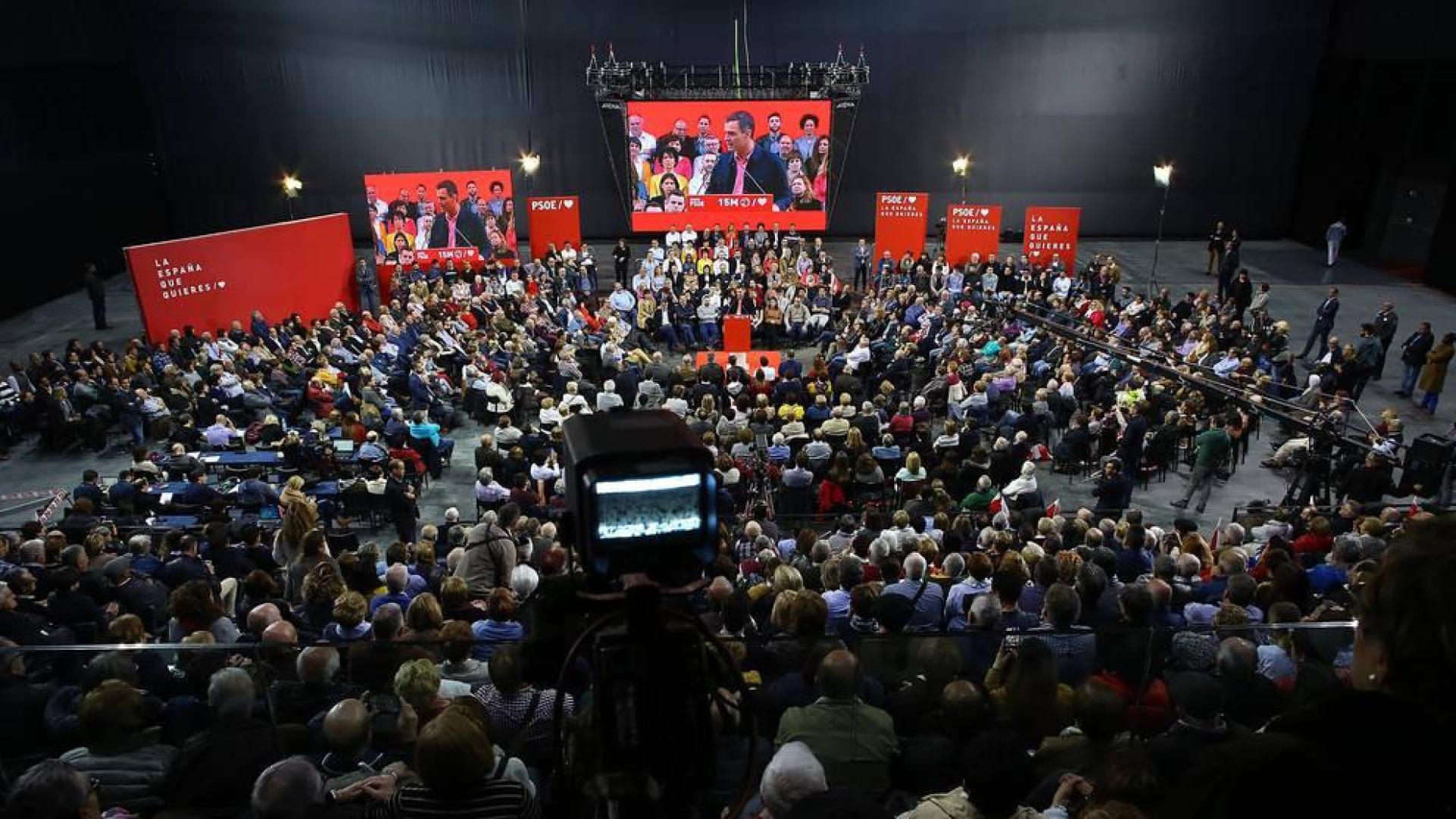 El presidente del Gobierno y candidato del PSOE, Pedro Sánchez , ha participado en un acto político que los socialistas navarros han celebrado esta tarde en el Navarra Arena, en Pamplona