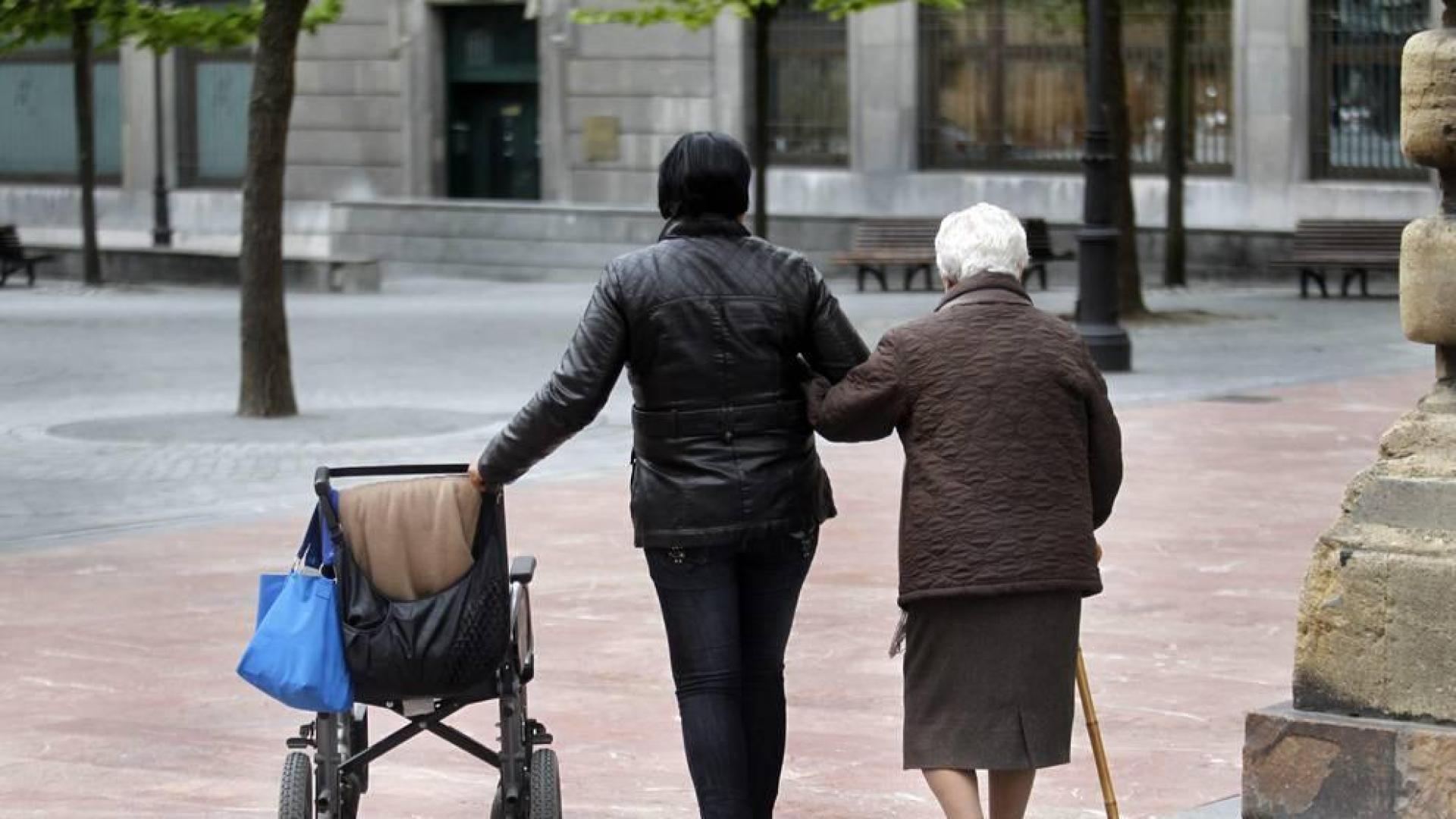 Unas 1.600 cuidadoras no profesionales volverán a cotizar a la Seguridad Social
