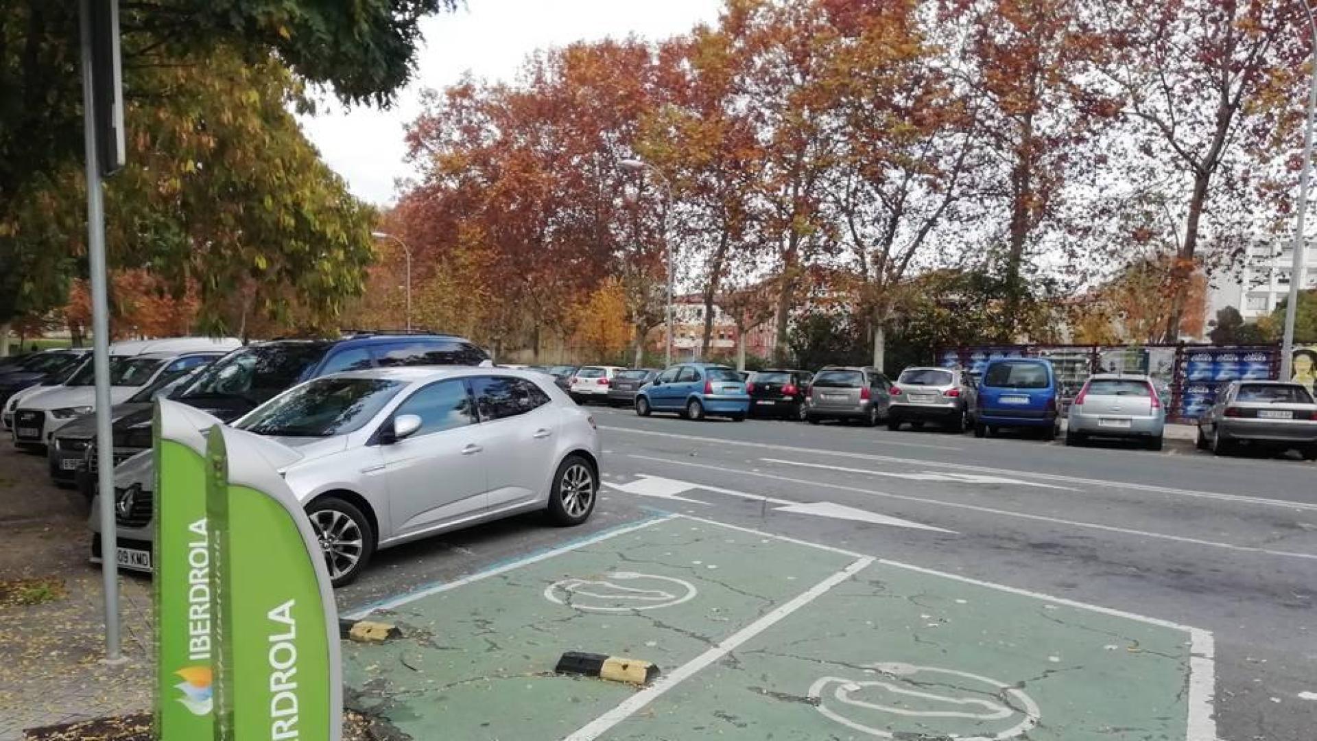 En España apenas hay 800 puntos de carga semirrápida (> 22 kW) frente a los 25.000 de Francia o Alemania