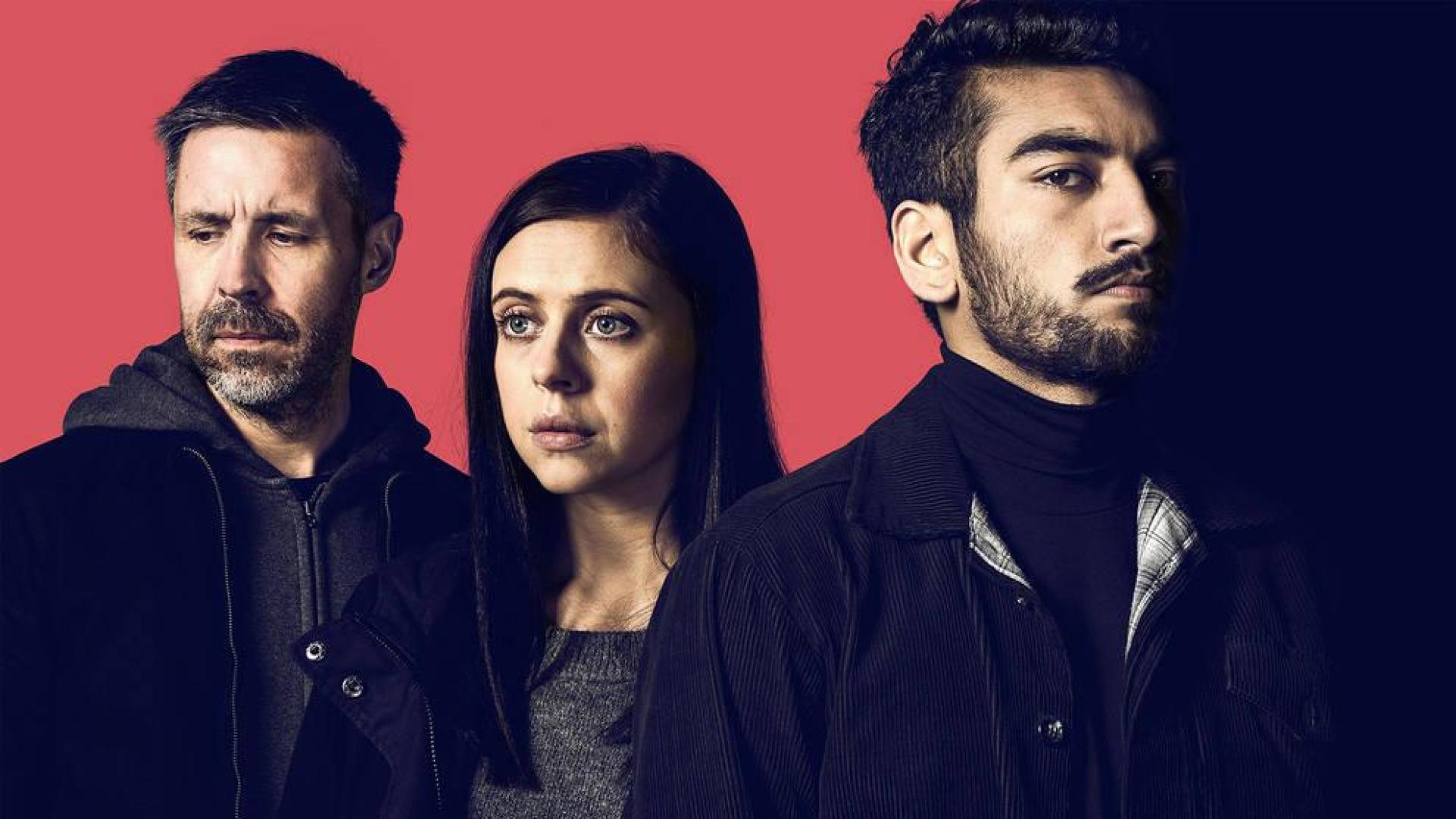 Paddy Considine, Bel Powley y el debutante Nabhaan Rizwan, protagonistas de 'Informer'.