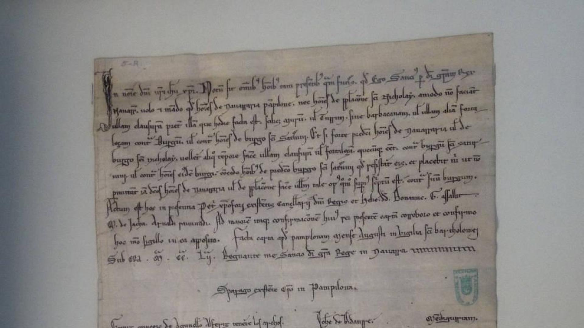 Uno de los documentos de la muestra 'Conflictos y concordias en la Pamplona de los burgos (S. XII-S. XV)'.