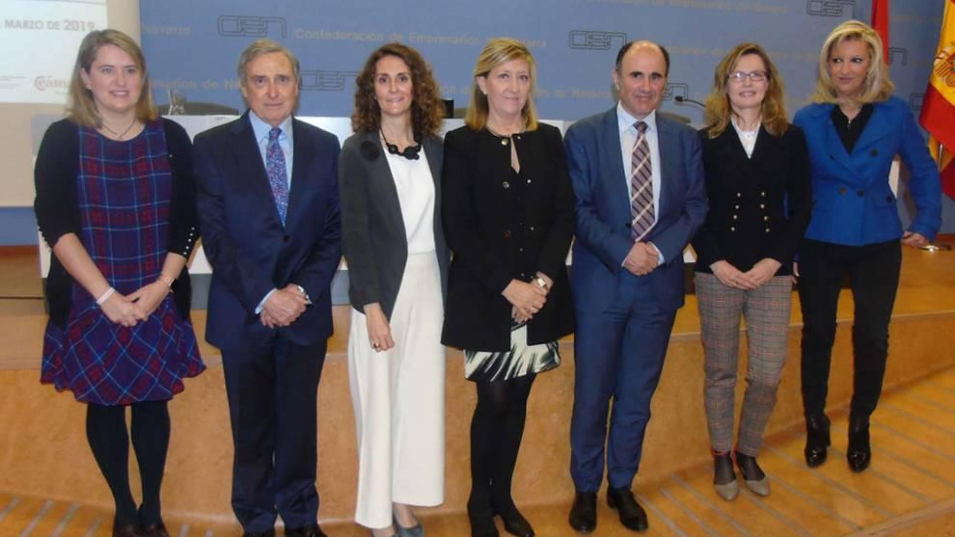 Elisa Genua, José Antonio Sarría, Gabriela Uriarte, María Victoria Vidaurre, Manu Ayerdi y Mayte Irisarri.