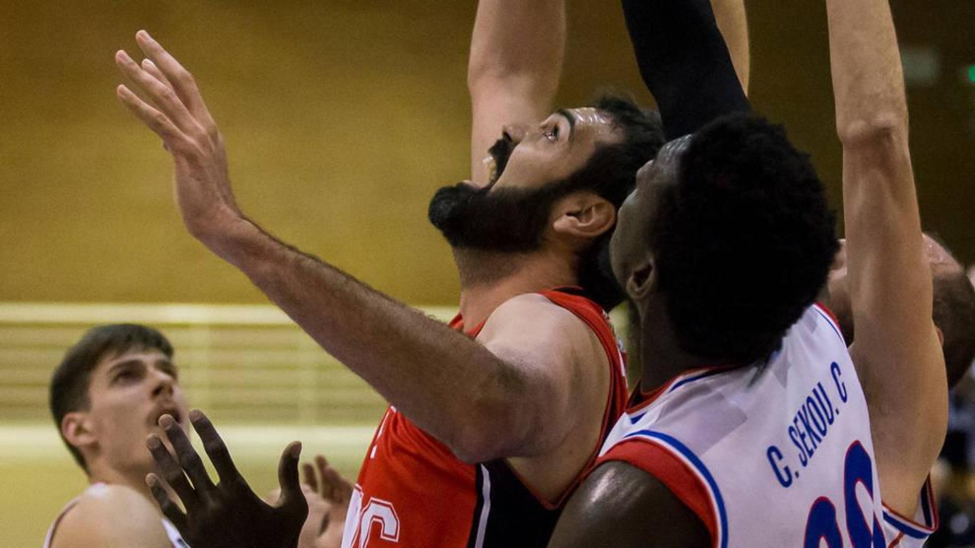 El líder eclipsa al Basket Navarra