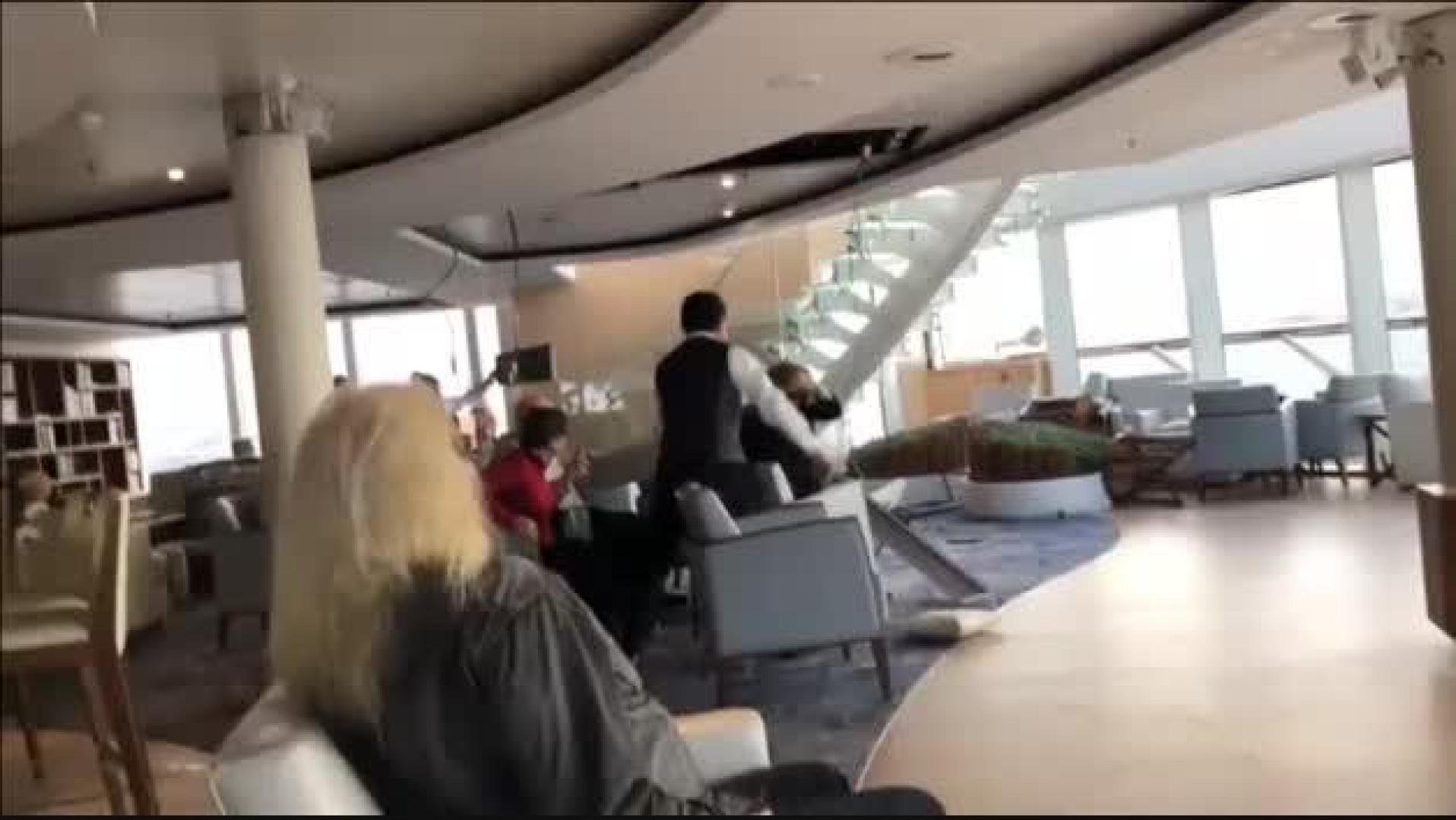 Fuerte oleaje en la evacuación de los pasajeros del crucero en Noruega