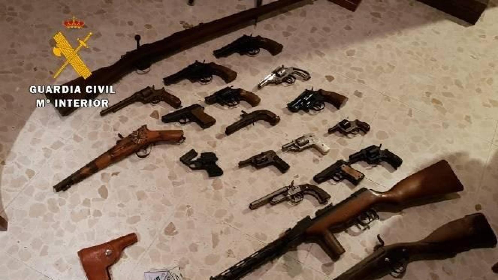 Detenido un hombre de 75 años por disparar a su vecino y tener 19 armas en casa