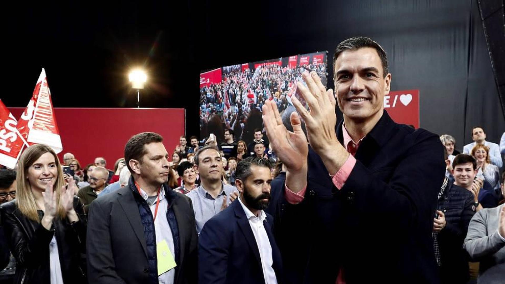 Sánchez defiende en Pamplona que el PSOE es "el único" que reconoce diversidad y foralidad
