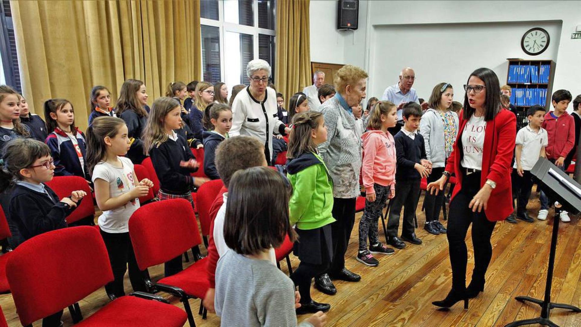 El Coro Infantil del Orfeón Pamplonés y Solera crean un coro intergeneracional