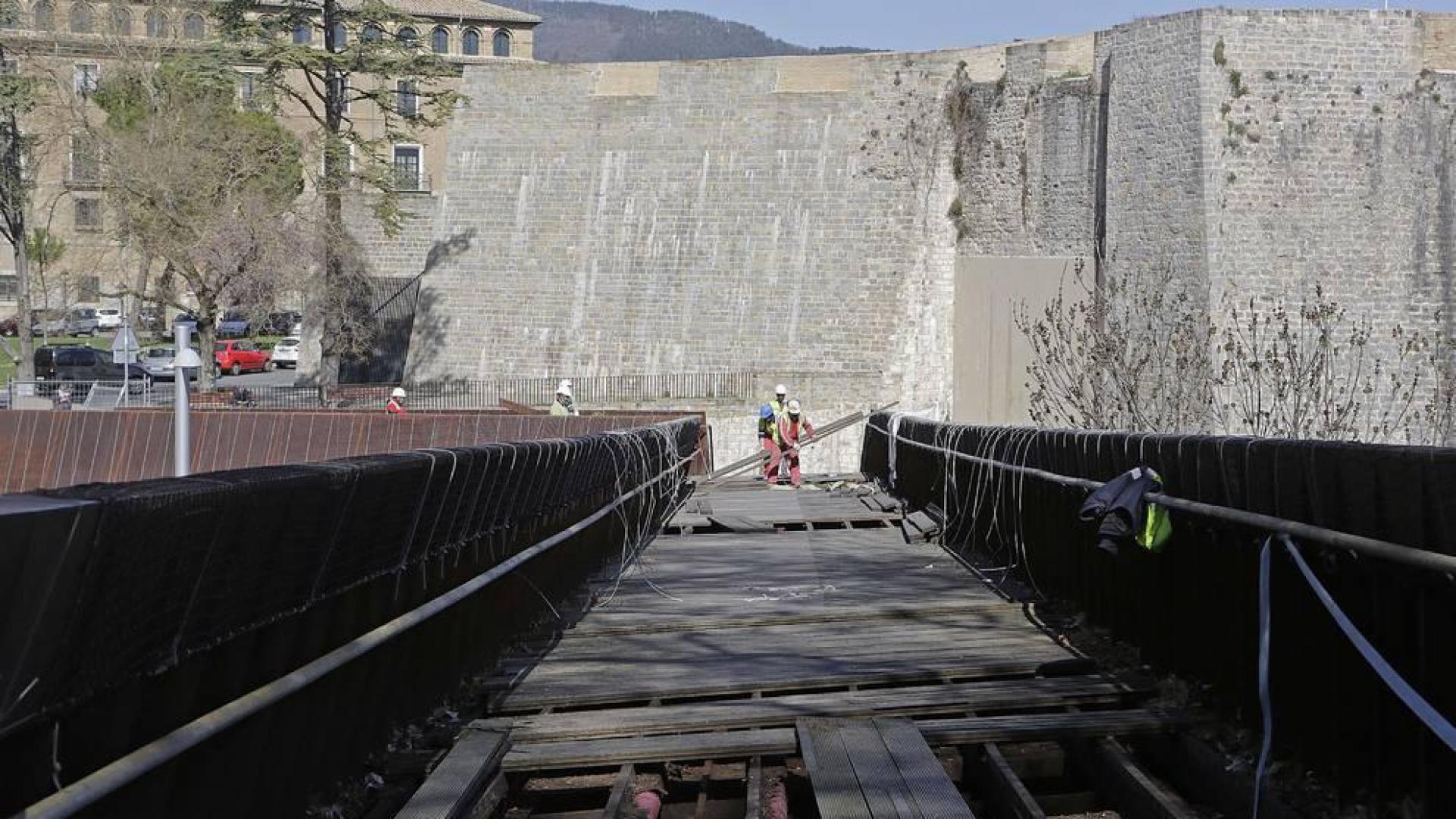 Los creadores de la pasarela de Labrit afirman que no hay daños estructurales