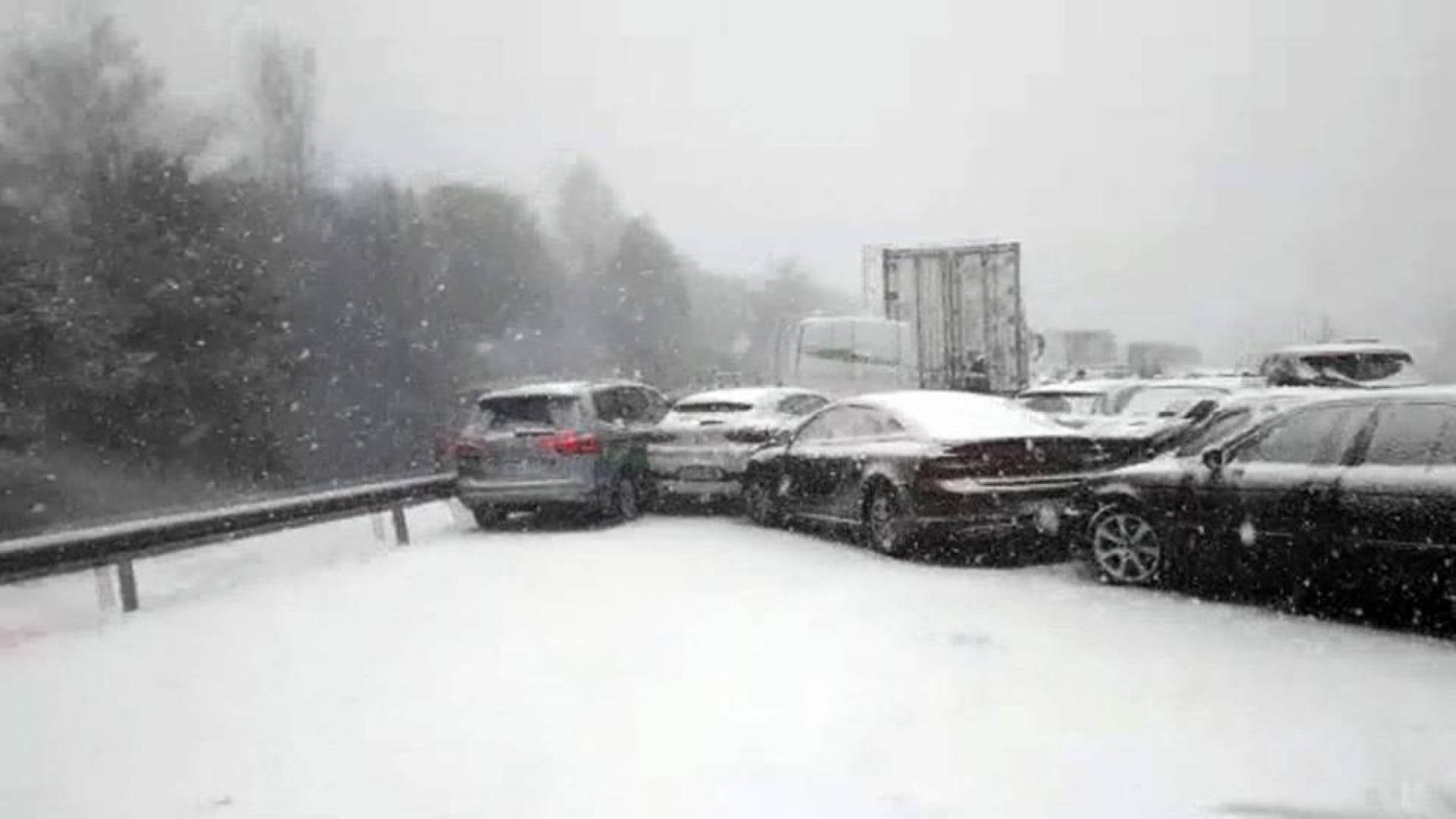 Casi 40 heridos y 50 vehículos accidentados en la A-1 a su paso por Madrid