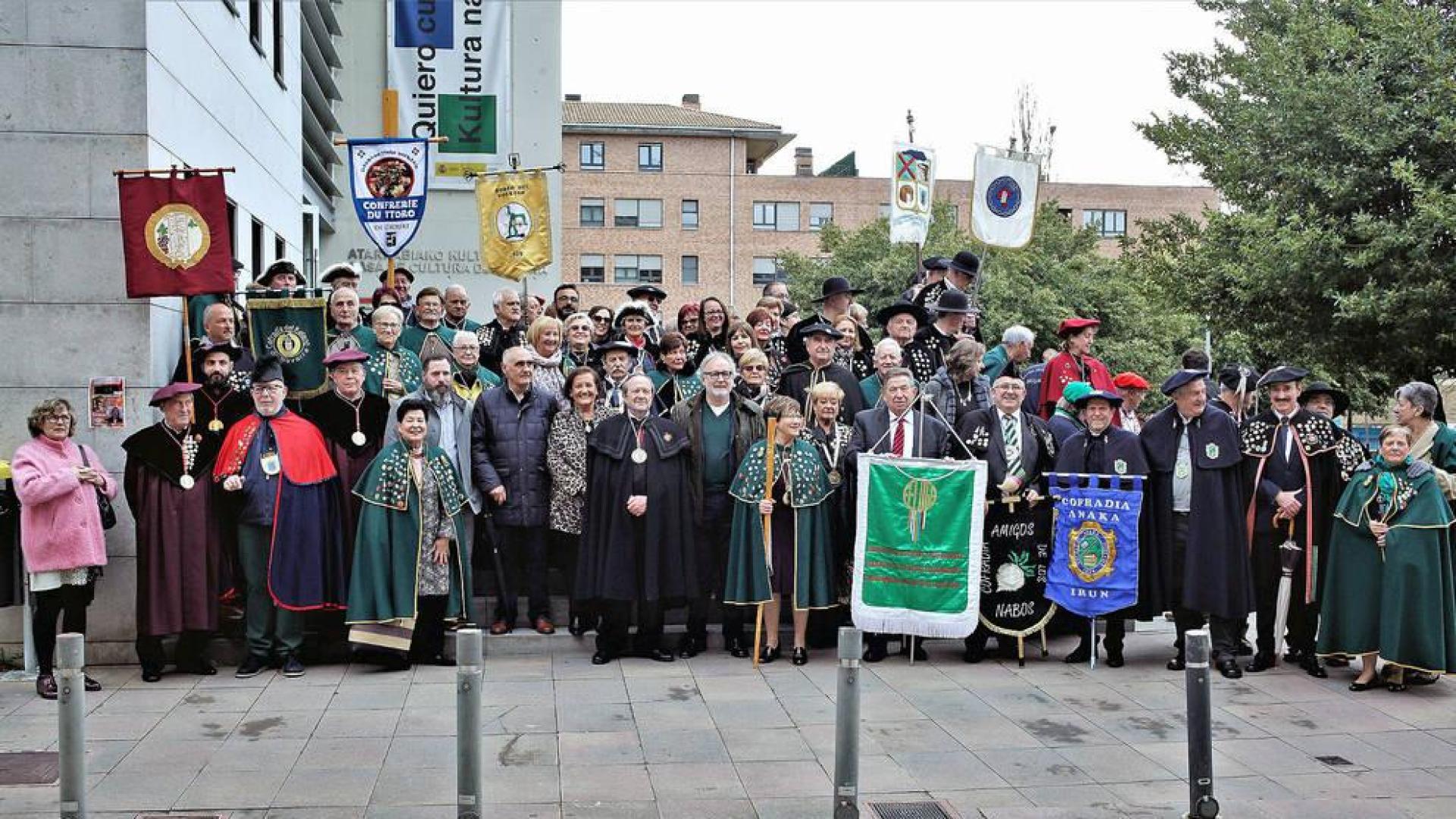 Villava relleno de cofradías