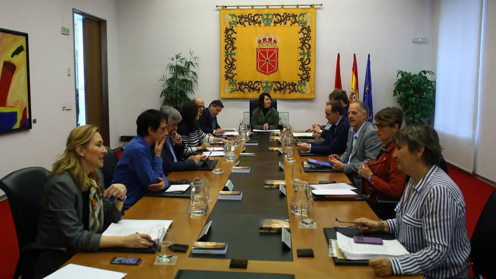 El límite del gasto electoral de cada lista al Parlamento es de 424.000 €
