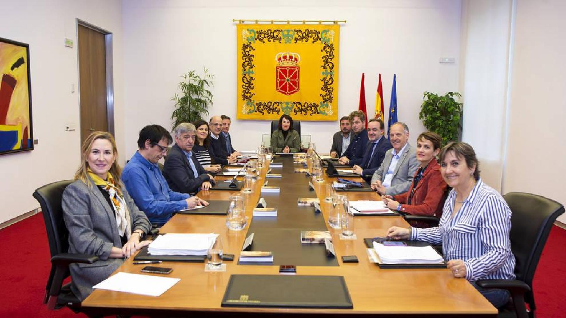 Constituida la Comisión Permanente del Parlamento de Navarra