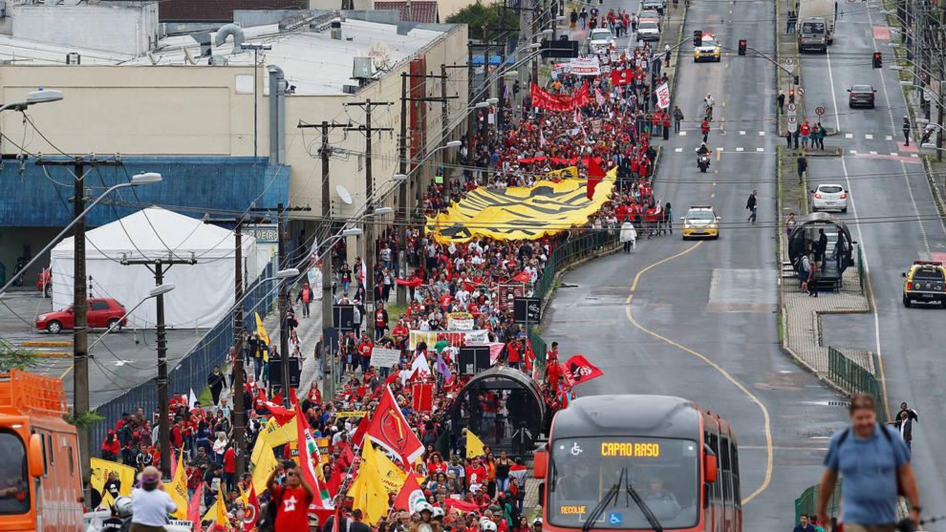 Brasil se divide en manifestaciones a favor y en contra de Lula