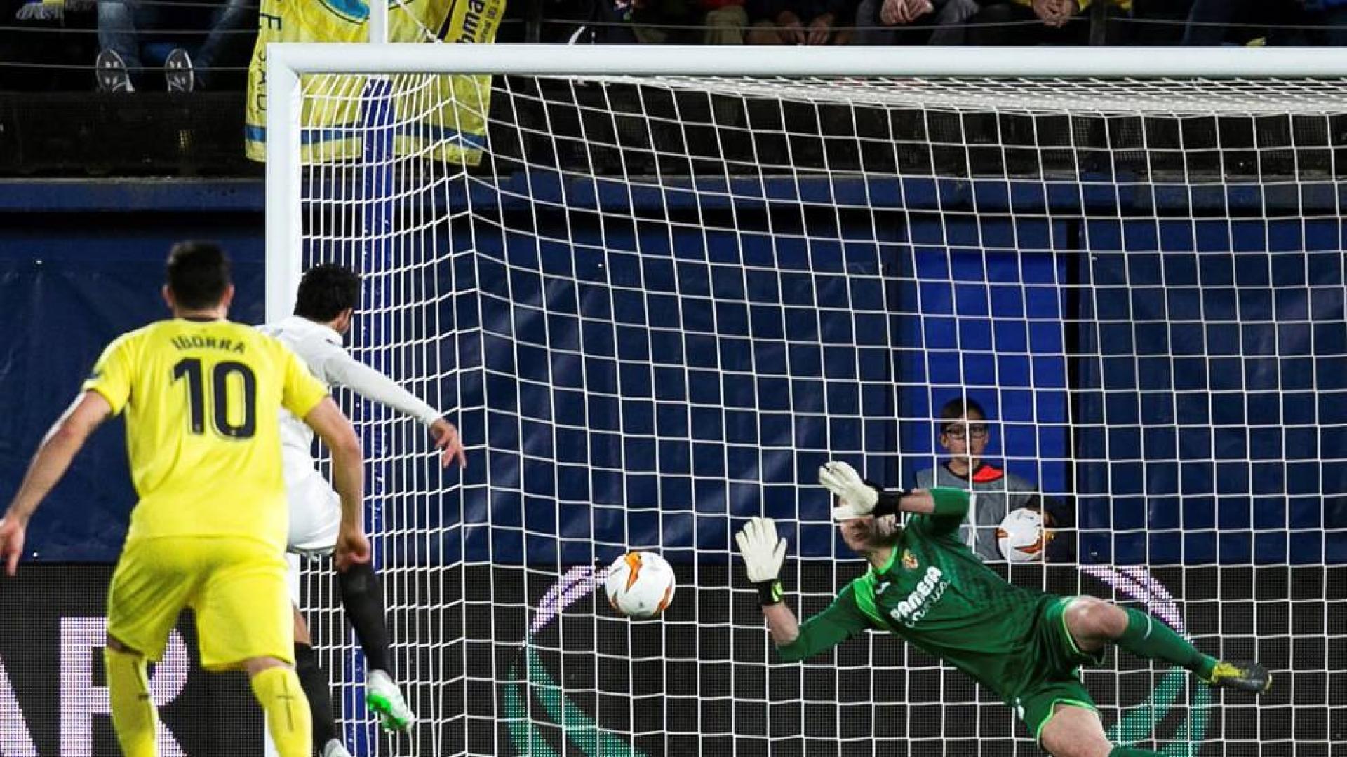 El Valencia golpea primero y se acerca a semifinales