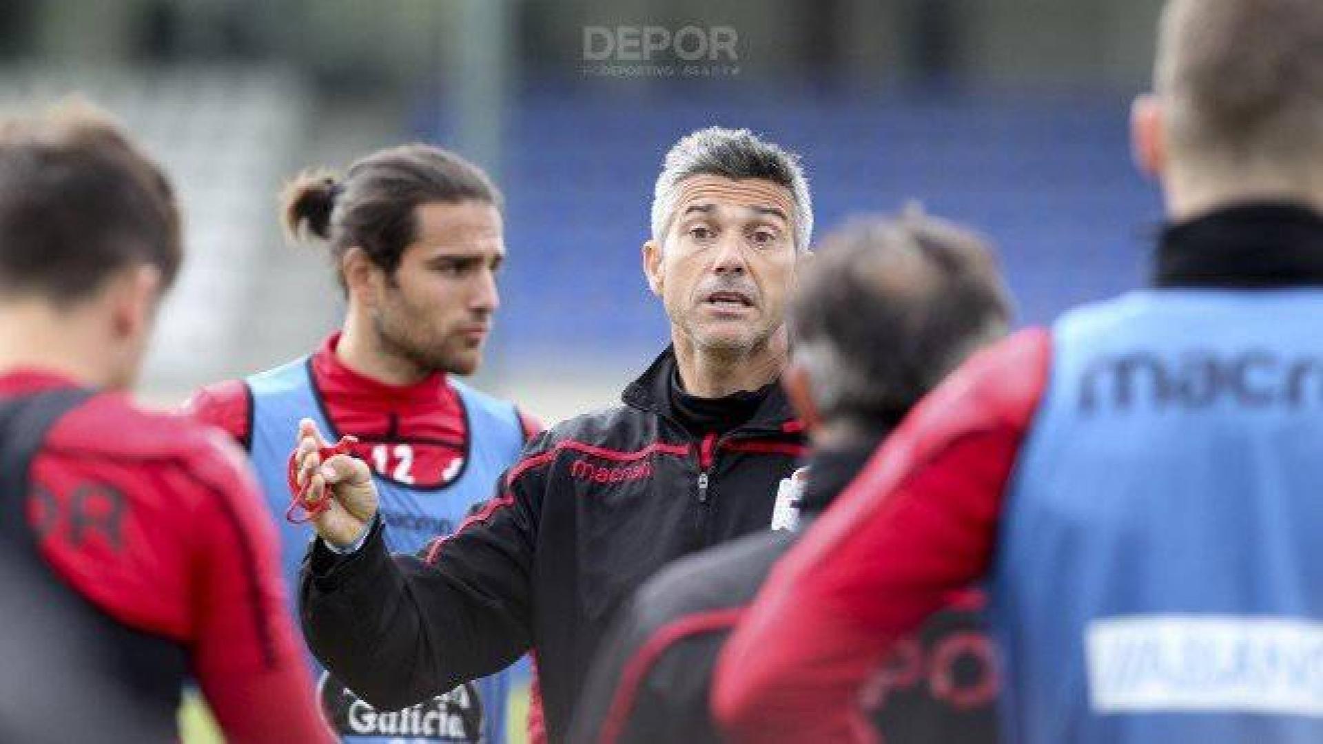 Martí ve al Deportivo "con muchas posibilidades" de ganar a Osasuna