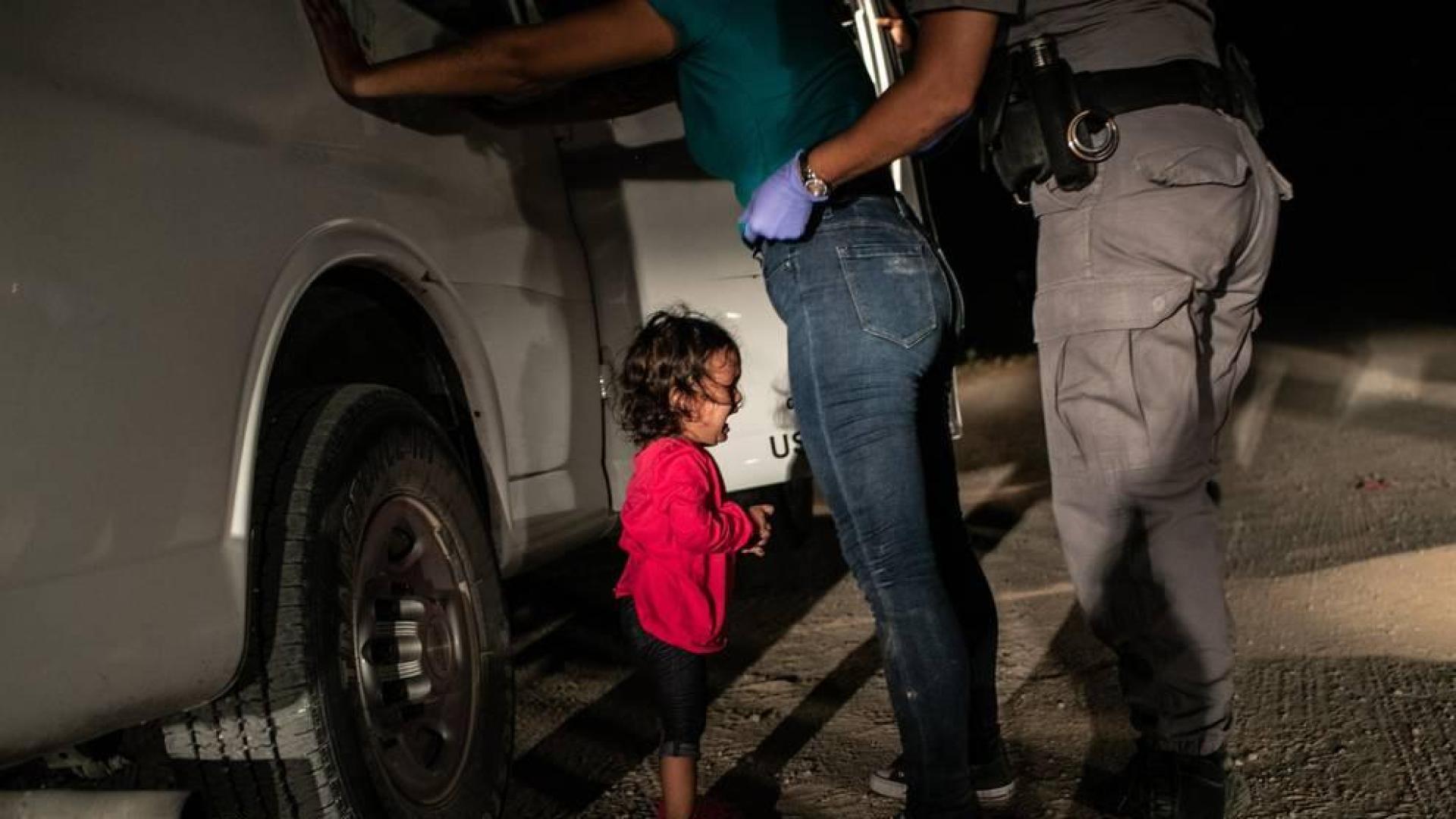 Una niña migrante llorando en la frontera de México, premio World Press Photo 2019