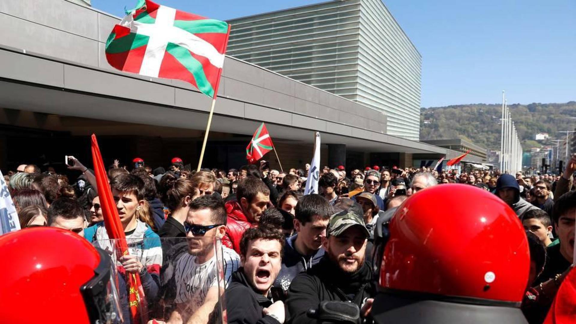 Agreden e insultan a simpatizantes de Vox tras un mitin en San Sebastián