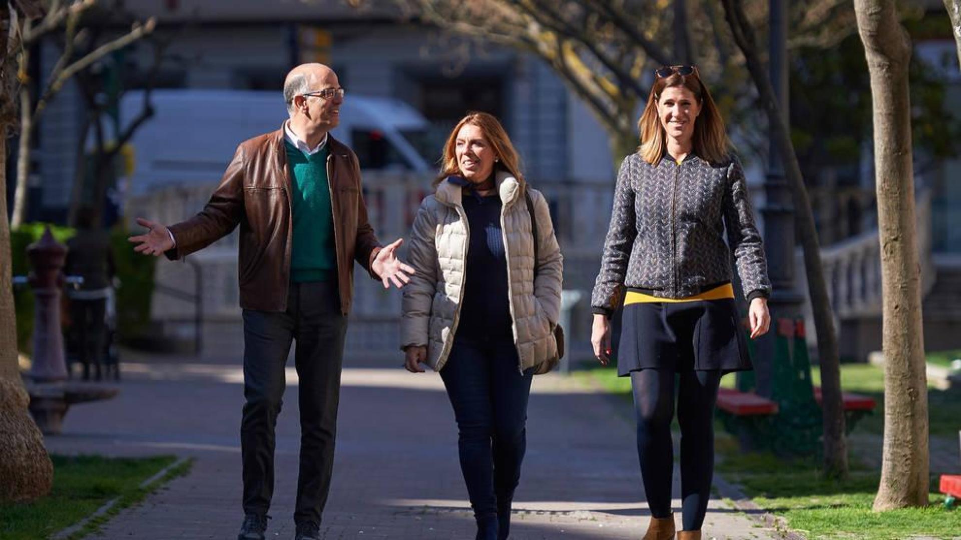 Alberto Catalán, Amelia Salanueva y Ruth Goñi, en Tudela.