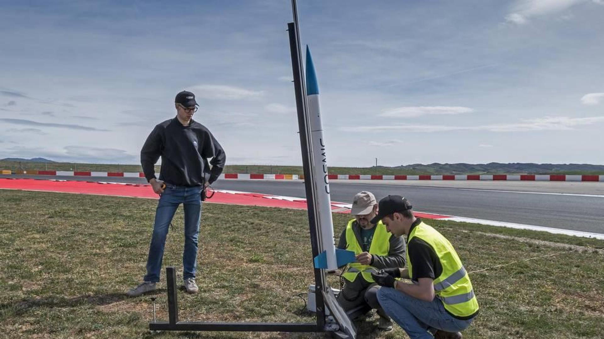 La I Edición CanSat Navarra reunió en el Circuito de los Arcos a 10 equipos de estudiantes con el objetivo de montar un satélite con forma de lata