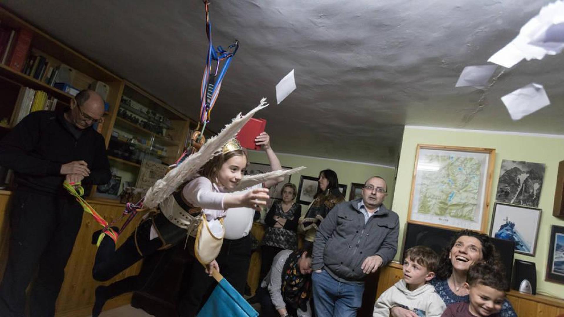 Un curso de 'vuelo' para el Ángel de Tudela