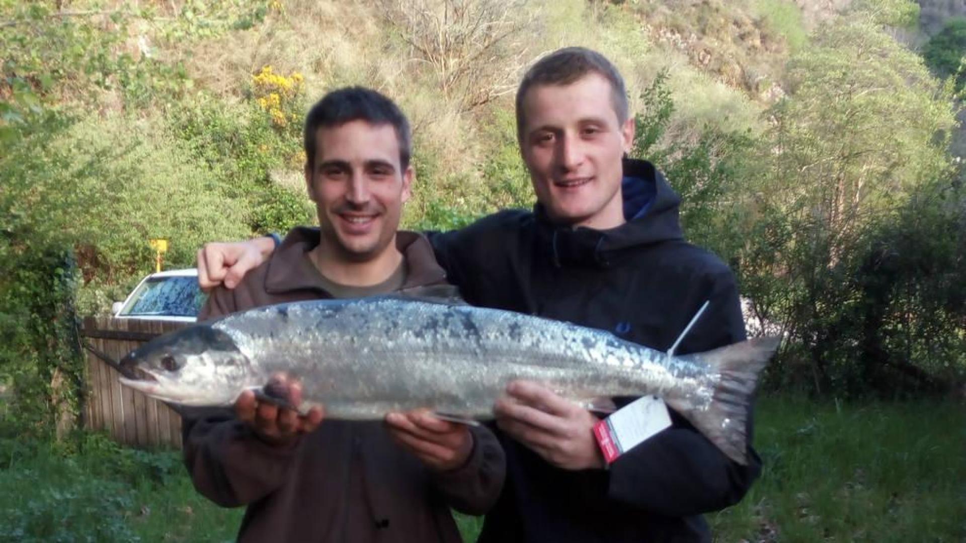 Capturado en Bera el primer salmón de la temporada 2019