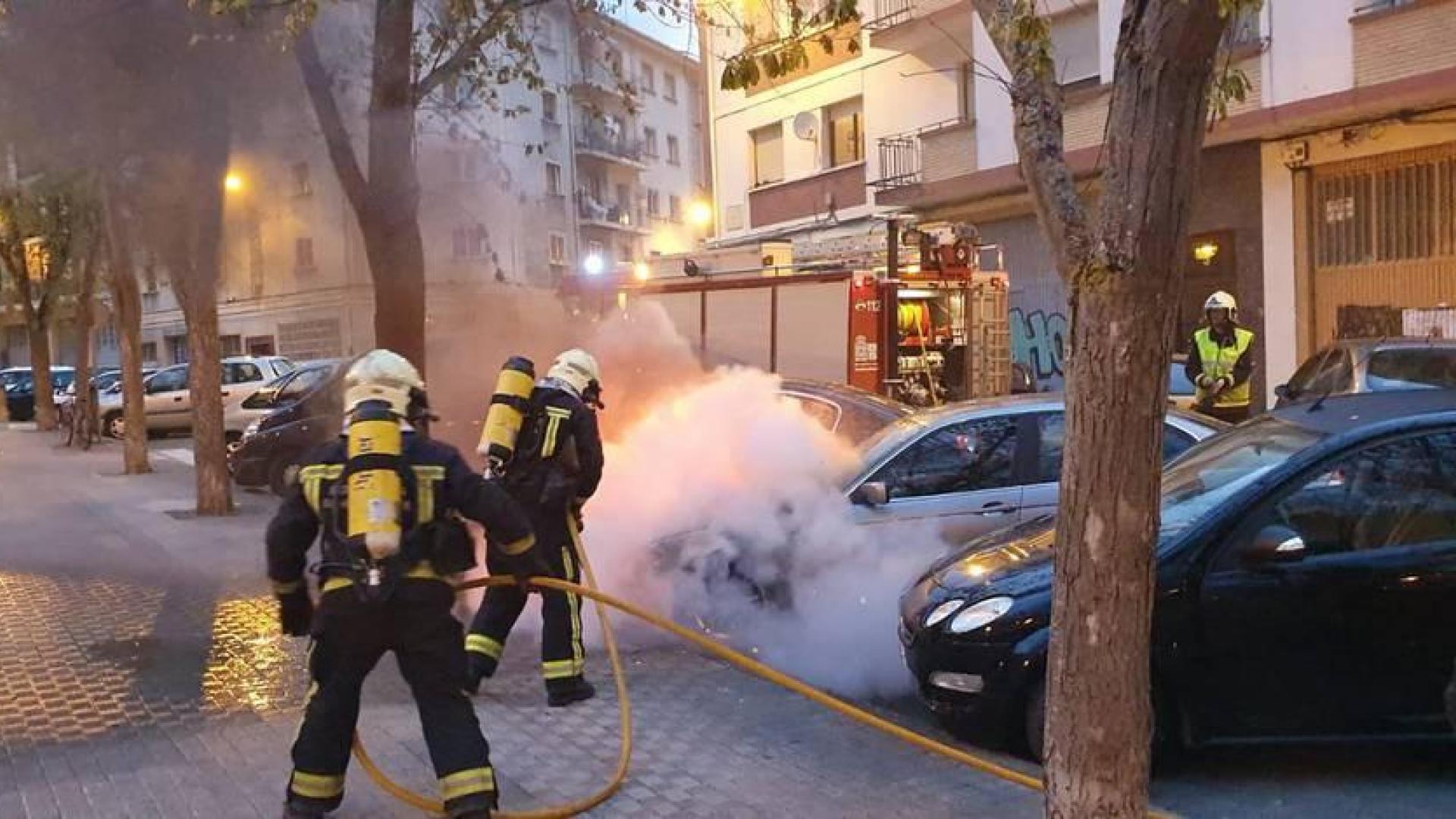 Los fuegos se han producido en la calle Monasterio de Alloz de San Juan, en la calle Guelbenzu de La Milagrosa y en la calle Río Alzania, de Azpilagaña