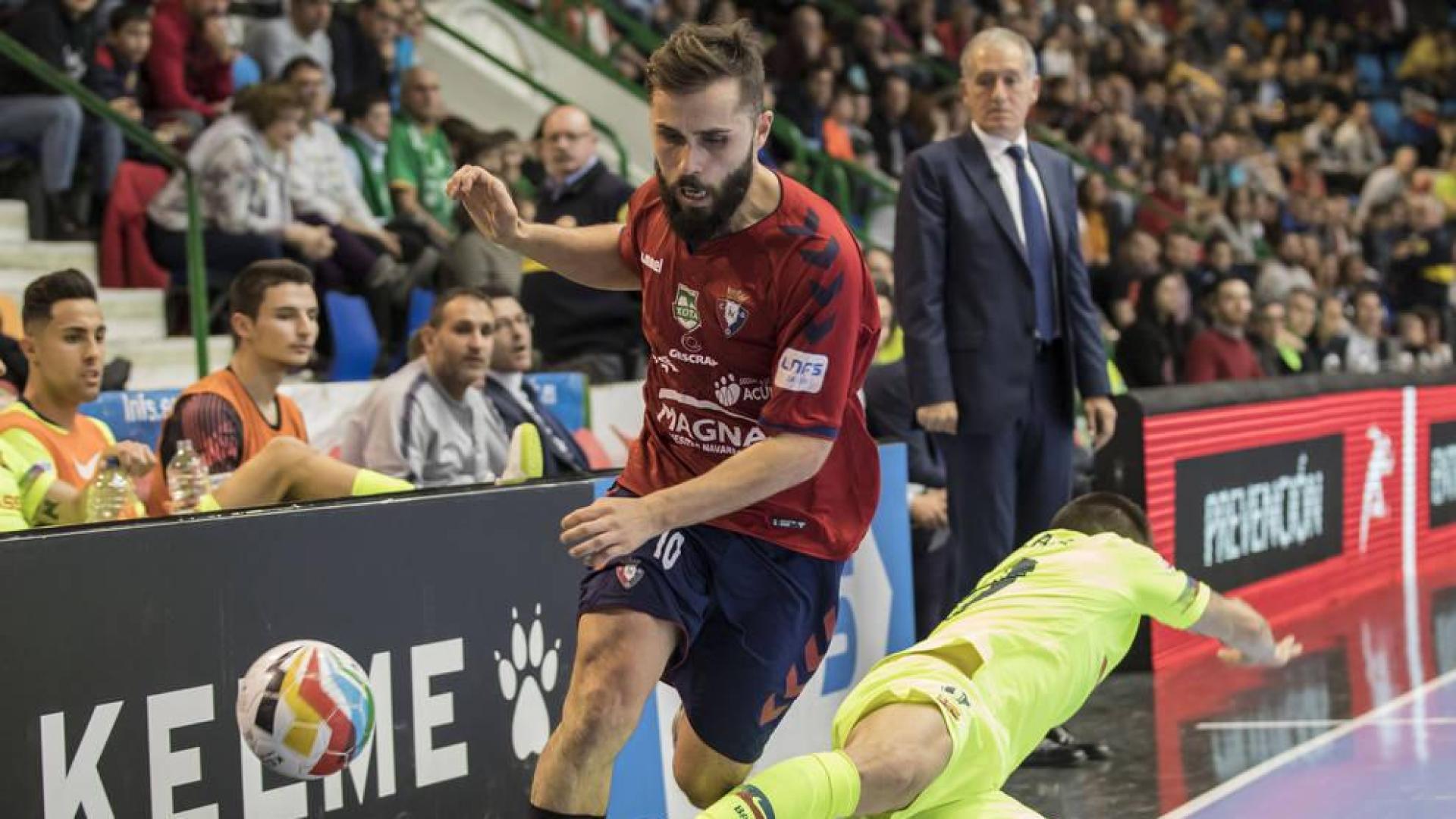 El podio espera al Magna
