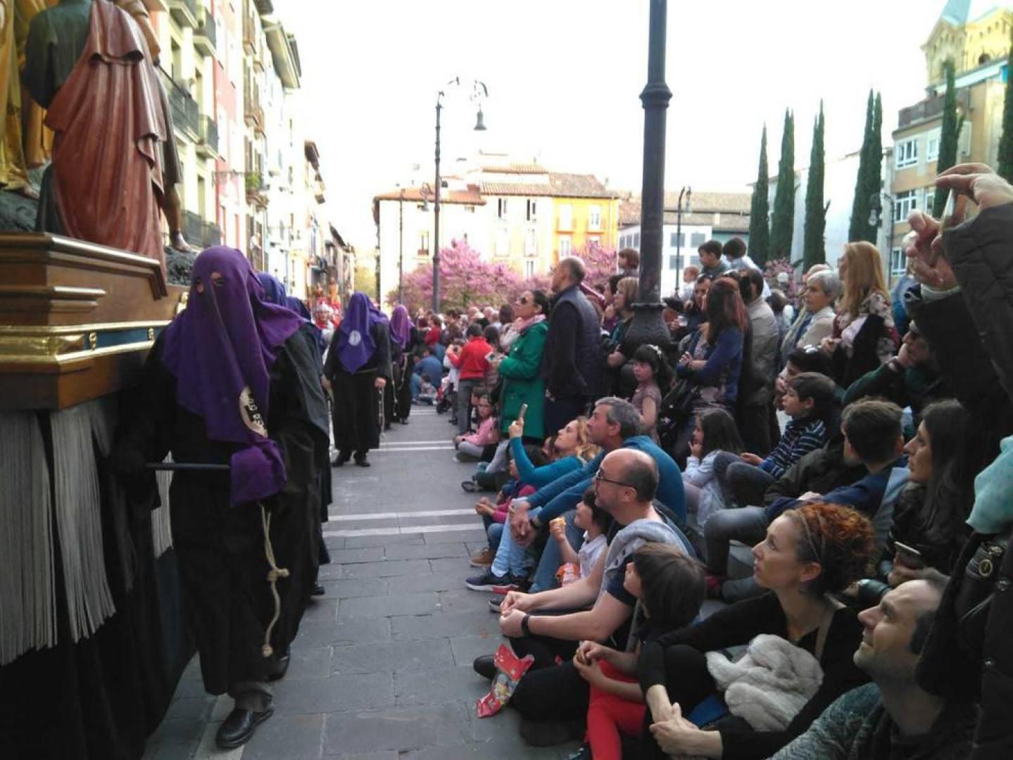 Fotos de los pasos de la procesión del Santo Entierro de Pamplona de 2019
