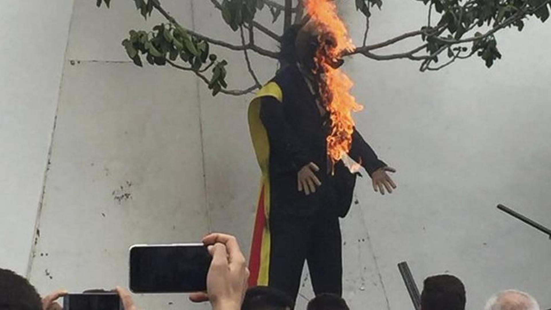 El alcalde de Coripe resta importancia a la quema del muñeco de Puigdemont