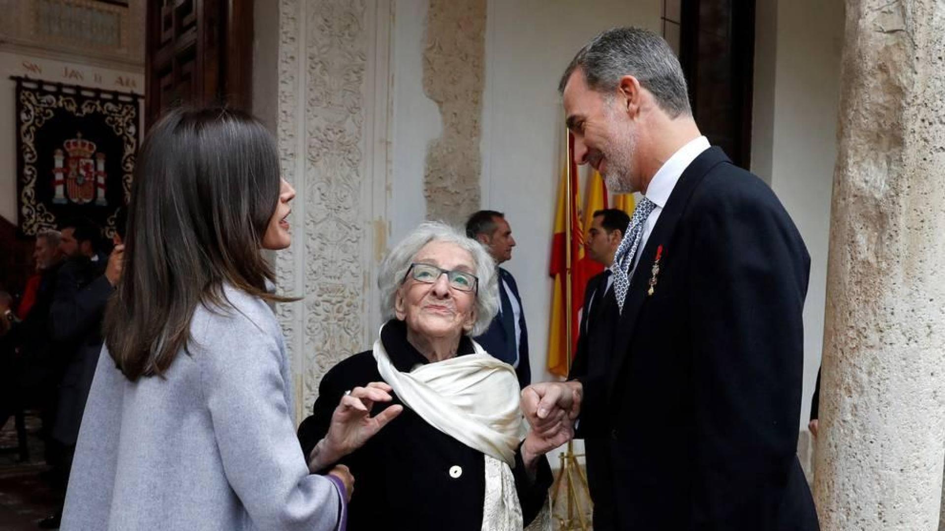 Ida Vitale recibe el Premio Cervantes: "A quién echo de menos es a mi marido"