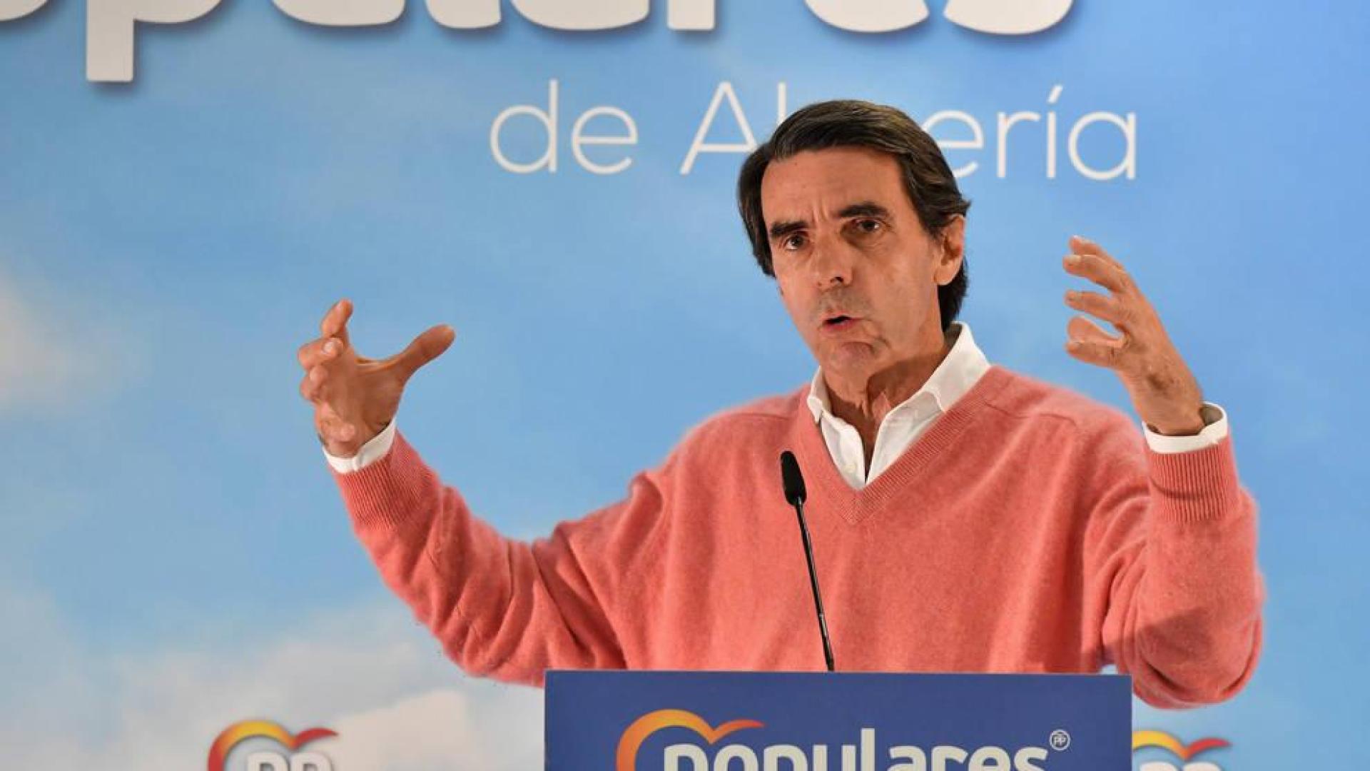 Aznar: "Si me encuentro a alguno de los candidatos, me dura muy poco"