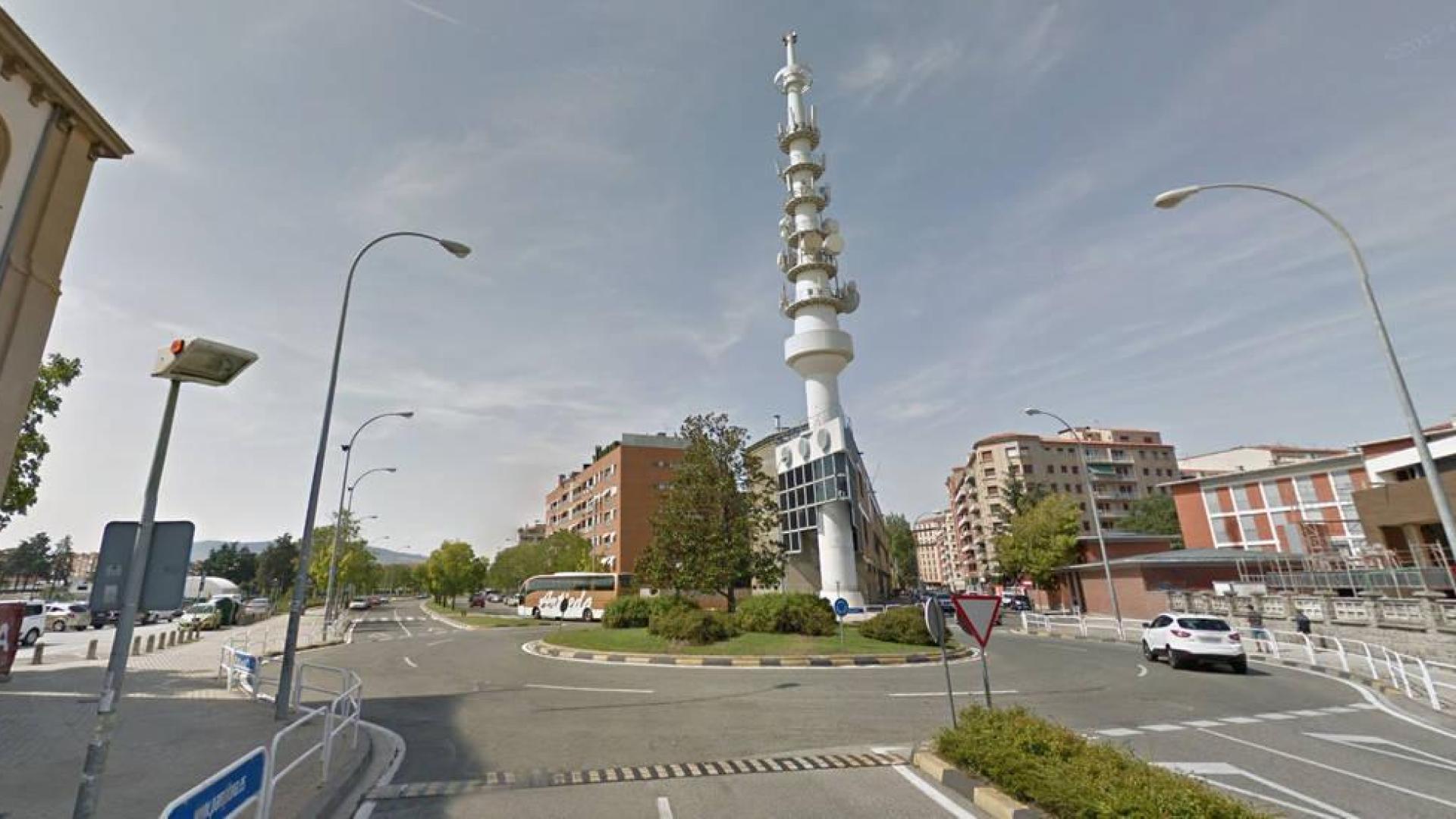 Una niña de 14 años, atropellada en la calle Monjardín