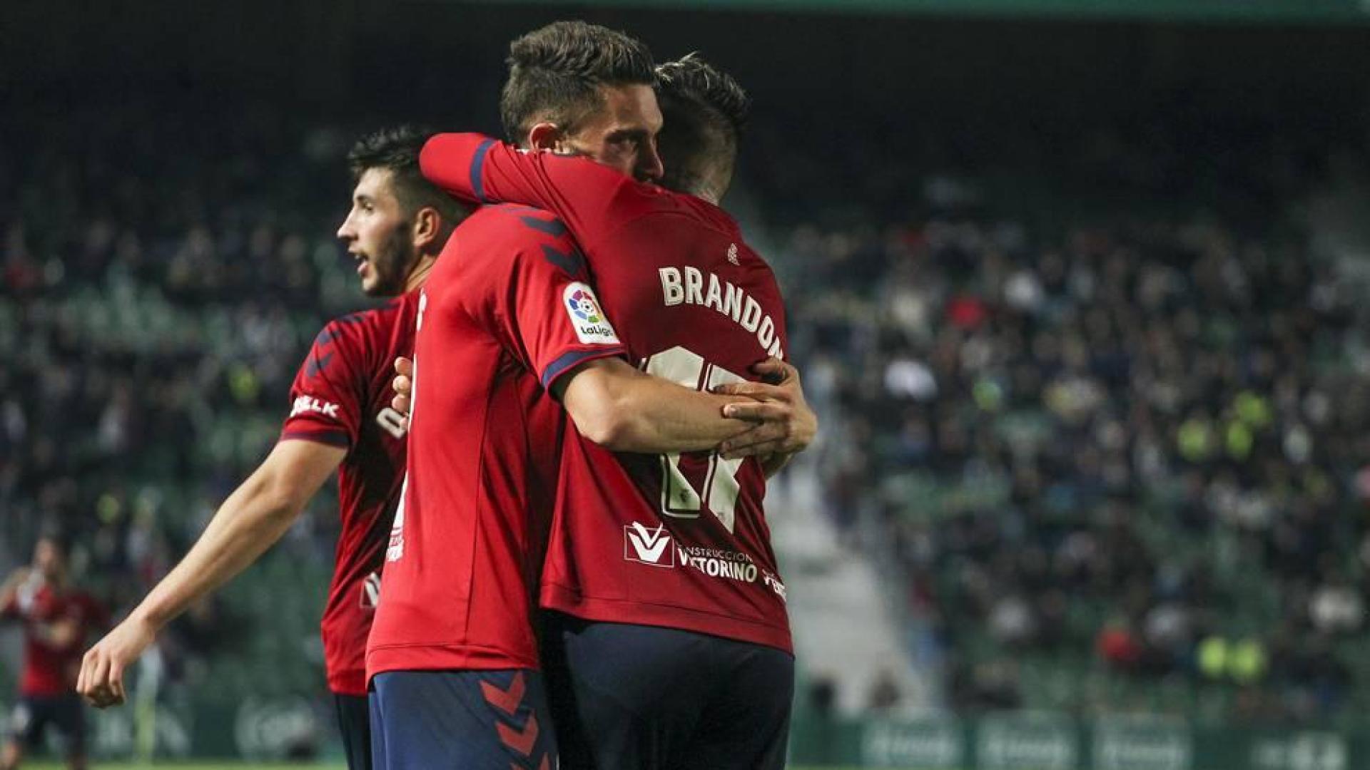 Galería de fotos de la victoria de Osasuna en Elche en la jornada 35 de la Liga 1/2/3.