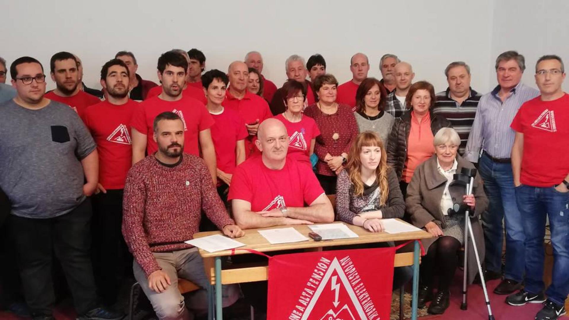 Presentación de una Declaración suscrita por 438 cargos electos locales de pueblos afectados por el proyecto de Línea de Alta Tensión entre Itsaso en Guipúzcoa y la línea Castejón-Muruarte en Navarra.