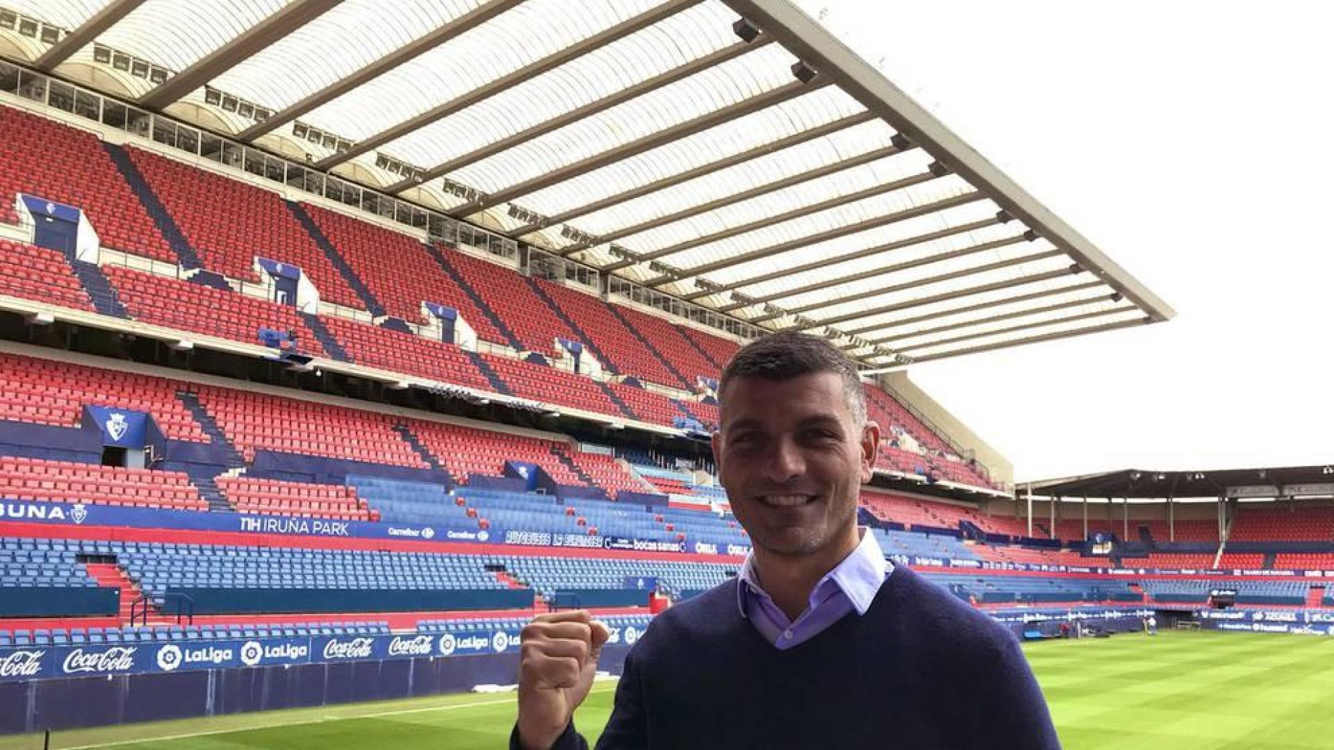 John Aloisi, espectador de lujo en El Sadar