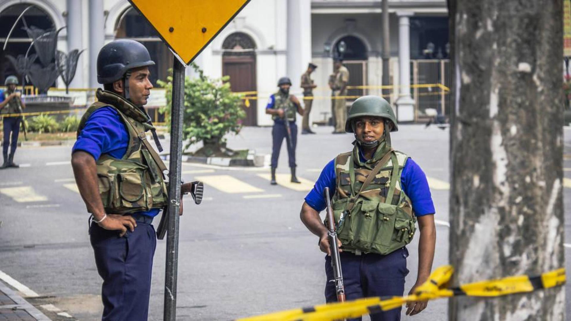 La policía de Sri Lanka ha realizado una serie de redadas para detener a las 140 personas relacionadas con los atentados del Domingo de Resurrección.